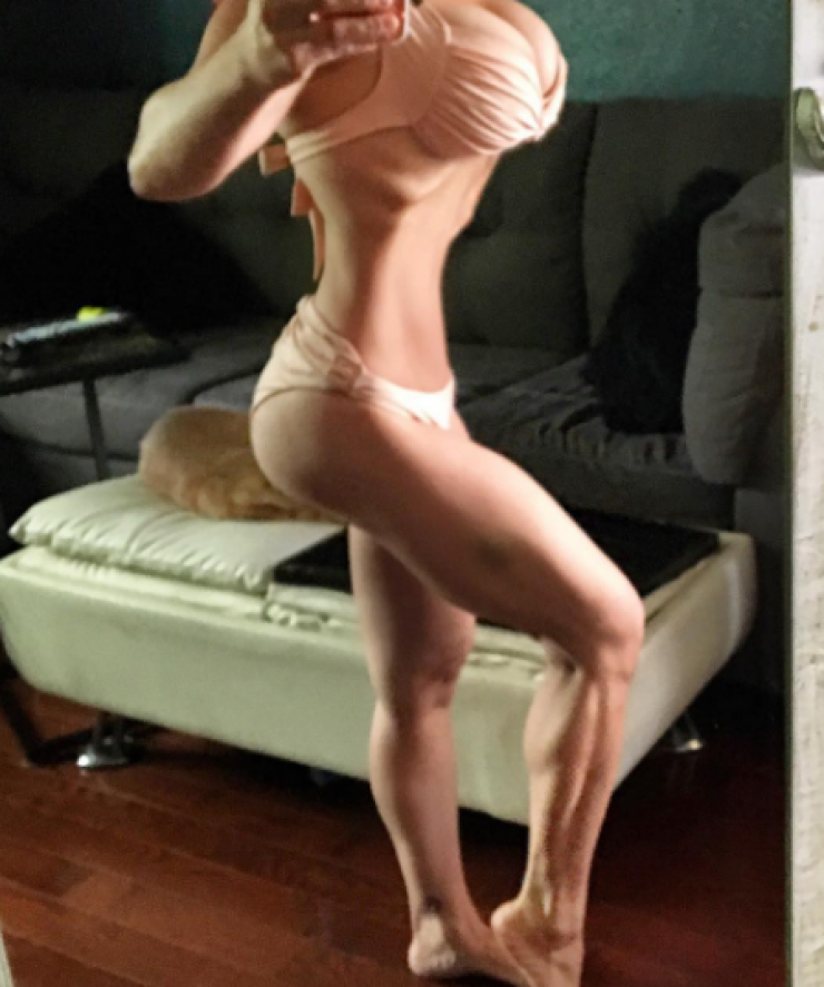 Πάθαμε πλάκα με το κορμί Ελληνίδας τραγουδίστριας 10 μήνες μετά τη γέννηση του γιου της!