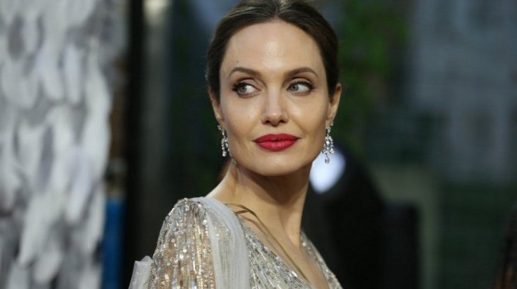 Η αποκάλυψη της Angelina Jolie για την προσωπική της ζωή: "Είμαι πολύ καιρό μόνη μου" 