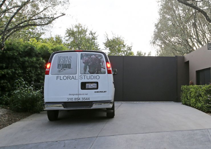 Λουλούδια Αγίου Βαλεντίνου για την Jennifer Aniston [φωτογραφίες]