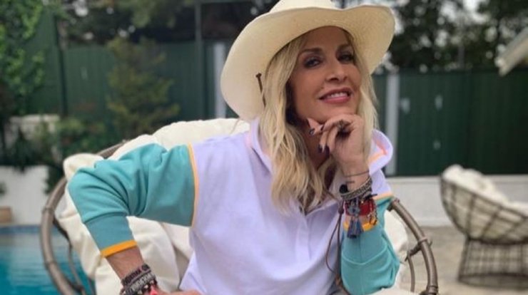 Άννα Βίσση: Μοιράστηκε μαζί μας το νέο ροζ hair look της [εικόνες]