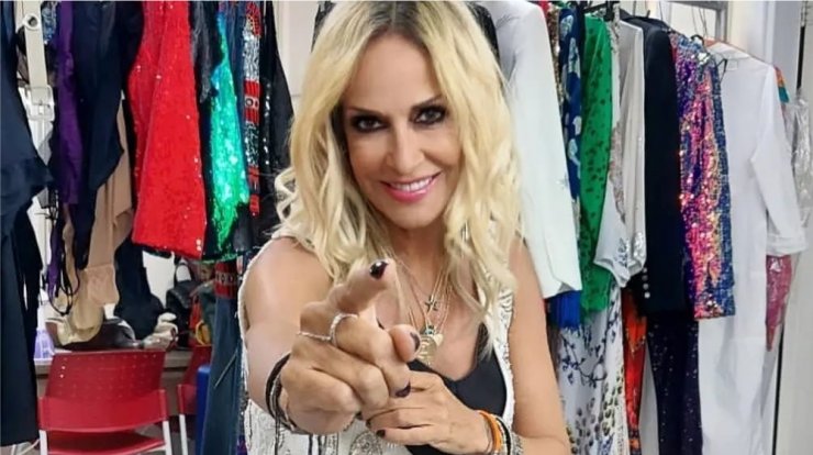 Άννα Βίσση: Μάθαμε που έδωσε το πρώτο της φιλί στην Κύπρο [βίντεο]