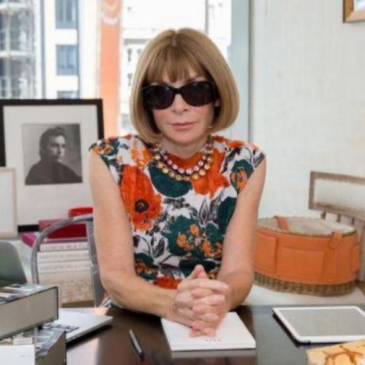 H Anna Wintour είναι άνθρωπος σαν όλους εμάς και έχουμε το βίντεο που το αποδεικνύει  