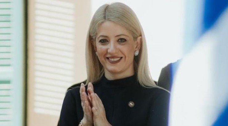 Αννίτα Δημητρίου: Η σπάνια κοσμική εμφάνιση της Προέδρου της Βουλής [εικόνες]