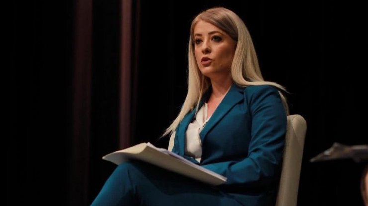 Αννίτα Δημητρίου: Η έκπληξη για τα γενέθλια της Προέδρου της Βουλής στο γραφείο της [βίντεο]