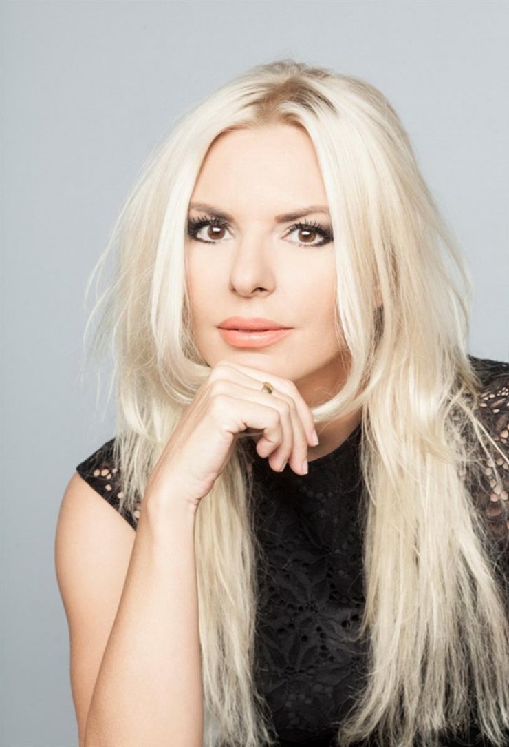 Τηλεθεατής έβρισε χυδαία on air την Αννίτα Πάνια! [video]