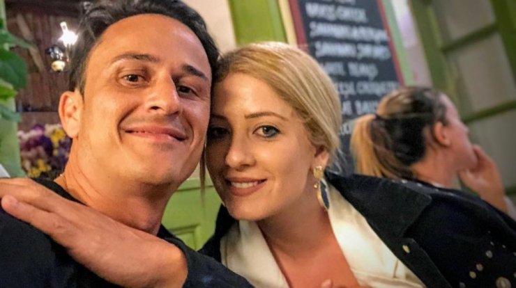 Αννίτα Δημητρίου: Η γνωριμία με τον σύζυγό της και η ρομαντική πρόταση γάμου στη Σαντορίνη