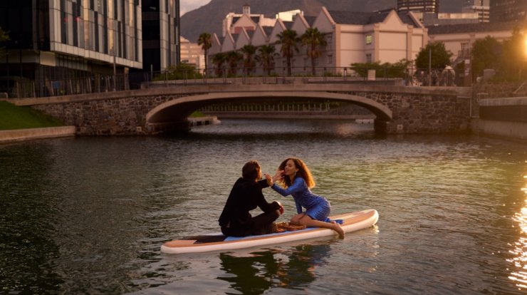 Το νέο τηλεοπτικό spot της Answear μας ενθαρρύνει να ξεπεράσουμε τα όρια