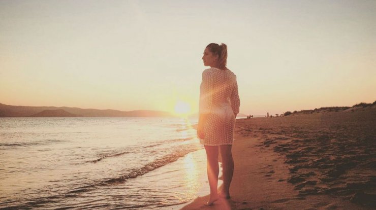 Γνωστή Ελληνίδα ηθοποιός συγκλονίζει για την ομηρία της: "Mε έπιασαν και μου έβαλαν το πιστόλι στον κρόταφο" [βίντεο]