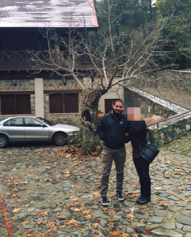 Πρόσωπο της κυπριακής τηλεόρασης μας συστήνει το σύντροφό της!