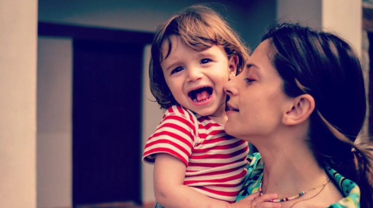 Αντωνία Χαραλάμπους: Χέρι – χέρι με τον γιο της, Ανδριανό [εικόνα]