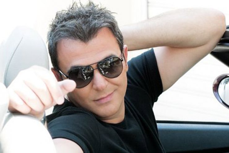 Αντώνης Ρέμος: Έφτασε στην Κύπρο 