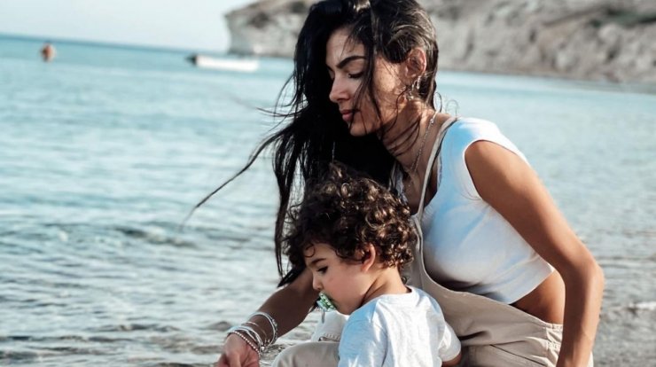 Άντρεα Κυριάκου: Δεν θα πιστεύετε που αποθήκευσε τα παιχνίδια του μέσα στο σπίτι ο μικρός Λαμπρινός [βίντεο]