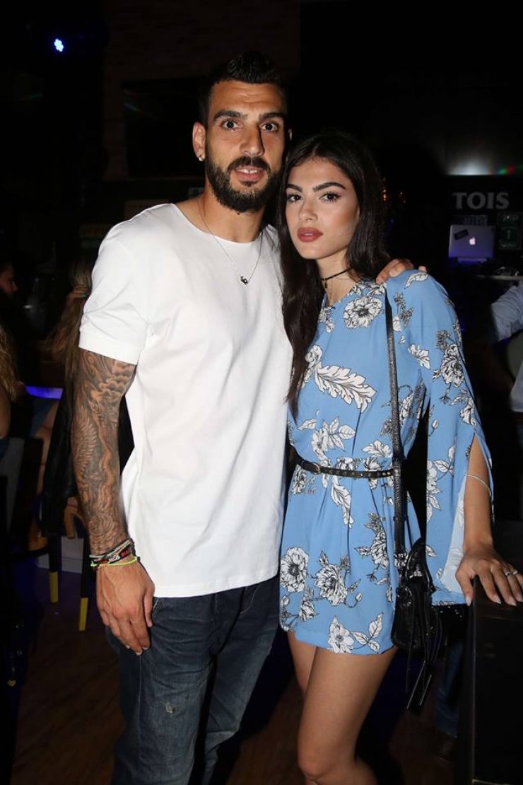 Η Άντρεα Κυριάκου είναι τρελά ερωτευμένη με τον Γιώργο Μερκή και το εκφράζει δημόσια για άλλη μία φορά!