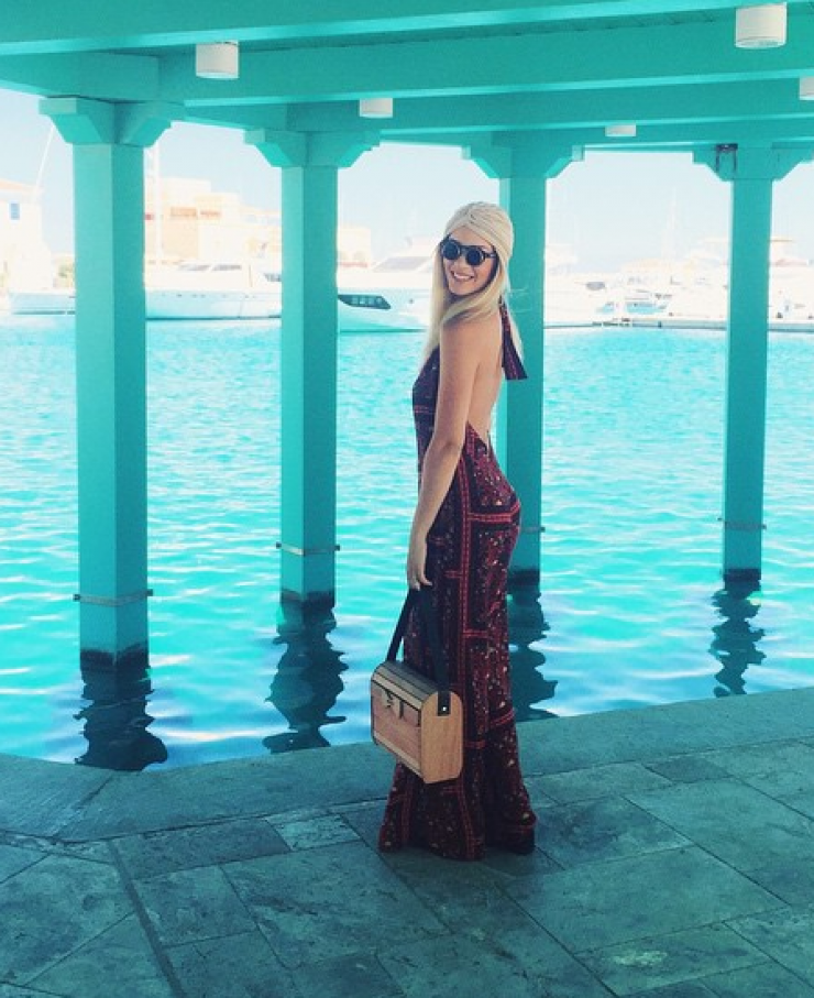 Άντρη Καραντώνη: Οικογενειακή εξόρμηση στη Λεμεσό για τις προετοιμασίες του γάμου!