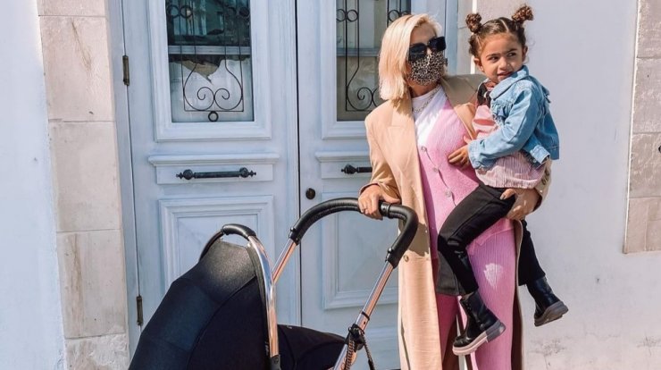 Άντρη Καραντώνη: Μάθαμε τι κάνει κάθε πρωί η Αργυρώ με τη νεογέννητη αδερφή της [βίντεο]