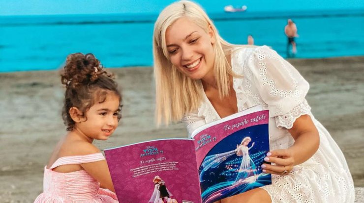 Άντρη Καραντώνη: Κάνει ντουέτο με τη μικρή Αργυρώ και τις λατρέψαμε! [βίντεο]