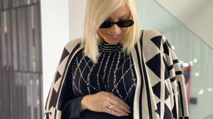 Άντρη Καραντώνη: Μας έβαλε στο παιδικό δωμάτιο που ετοιμάζει για την κορούλα της!