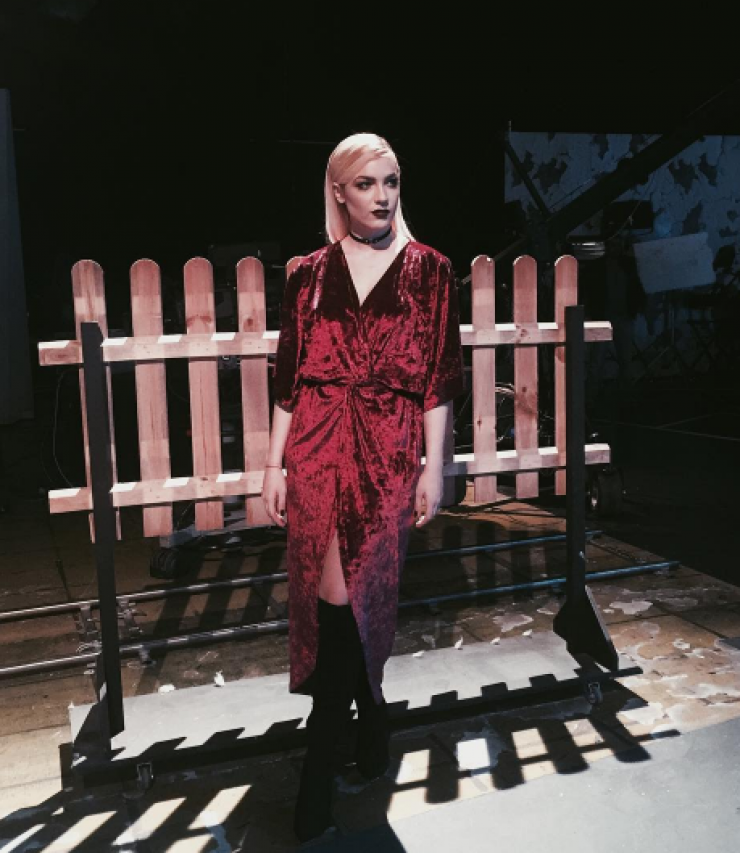 Άντρη Καραντώνη: Η φωτογραφία από τα παιδικά της χρόνια με τη μαμά και τον αδερφό της!