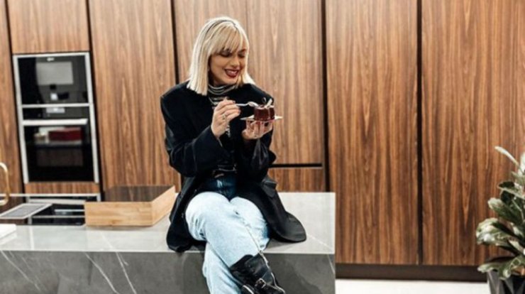 Άντρη Καραντώνη: Είδαμε τις λεπτομέρειες της τραπεζαρίας της και τη λατρέψαμε! 