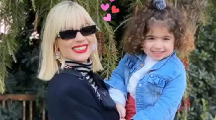 Άντρη Καραντώνη: Μας έδειξε τη μικρή Αργυρώ σε ρόλο παρουσιάστριας!