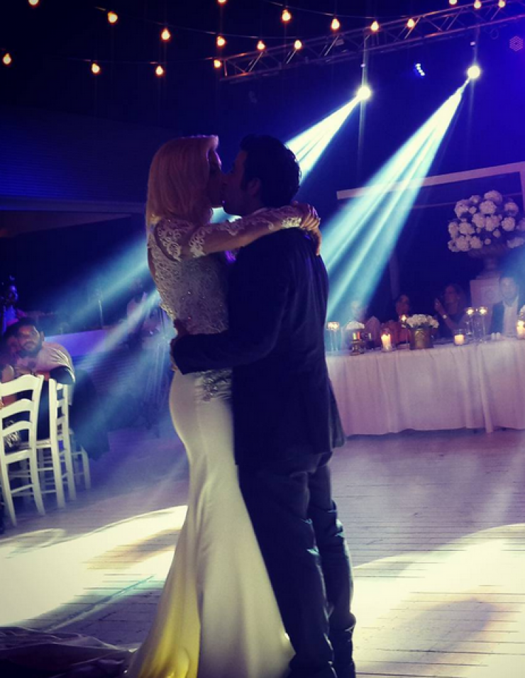 Άντρη Καραντώνη – Νεοκλής Σκουρουμούνης: Ο πρώτος χορός του ζευγαριού!