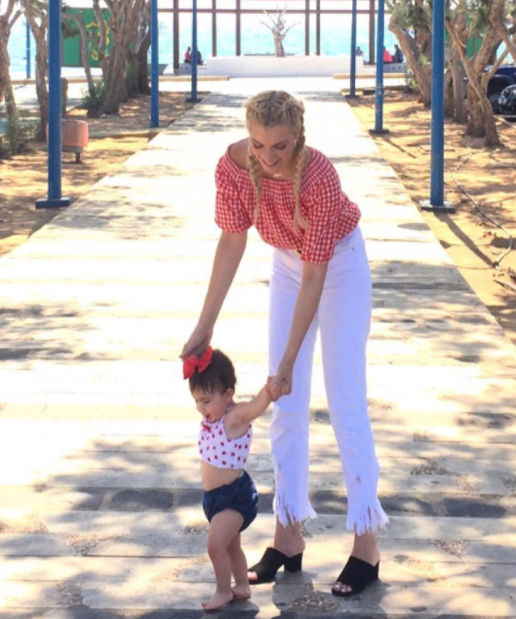 Οι γκριμάτσες της Άντρης Καραντώνη με την κορούλα της που ξετρέλαναν το instagram!