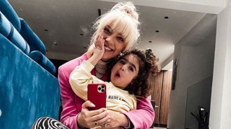 Άντρη Καραντώνη: Δείτε την υπέροχη κατασκευή που έφτιαξε με την Αργυρώ στο σπίτι της [βίντεο]