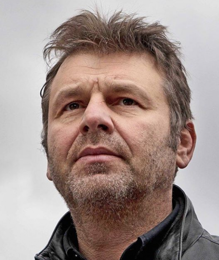 Ο Απόστολος Γκλέτσος προκαλεί ξανά: "Ναι έχω πάει και με άντρα και ήταν πολύ ωραία"