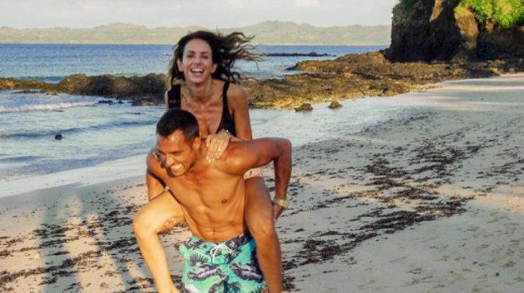 Σάββας Πούμπουρας: Δημοσίευσε το πιο χαριτωμένο στιγμιότυπο με τη φουσκωμένη κοιλίτσα της συζύγου του 