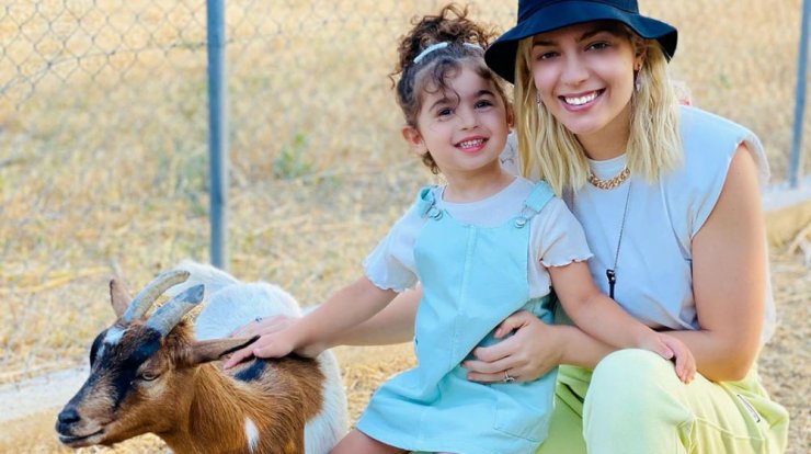 Άντρη Καραντώνη: Ανέβασε το πιο γλυκό βίντεο της Αργυρώς μαζί με τον παππού της