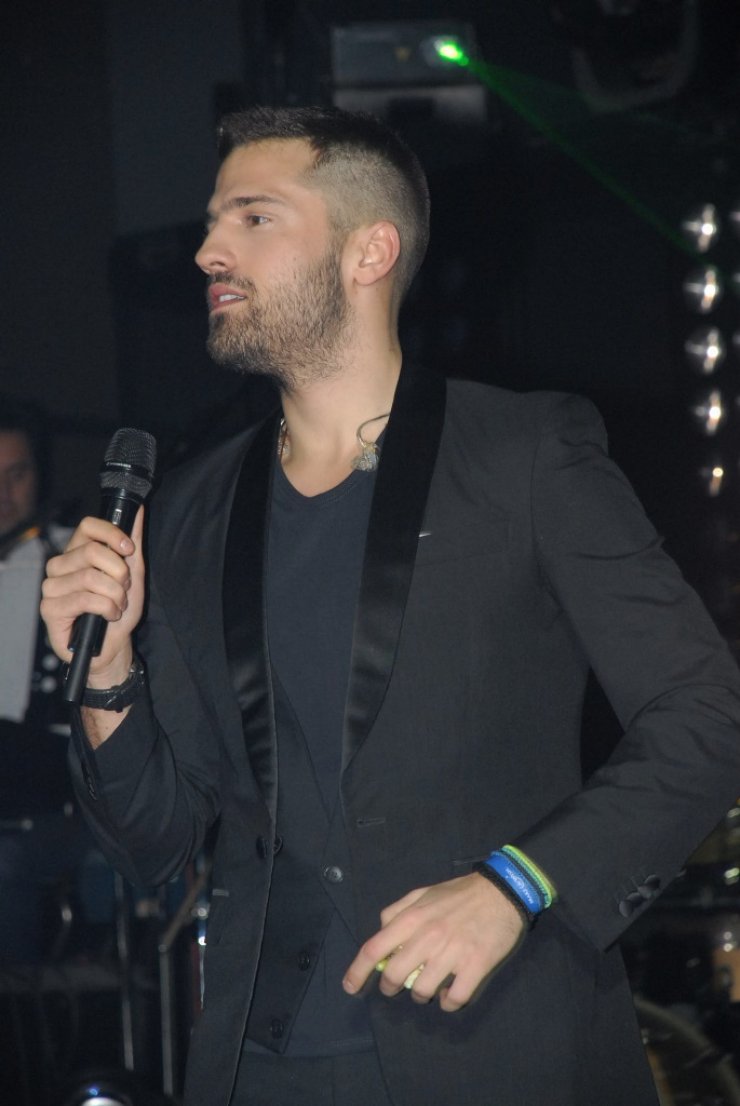 Κωνσταντίνος Αργυρός: Με νέο look αποχαιρέτησε το κοινό