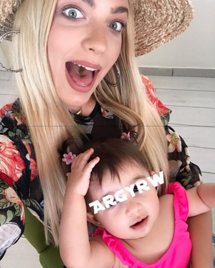 Άντρη Καραντώνη: Η φωτογραφία της με τη μικρή Αργυρώ που θα σας ξετρελάνει!