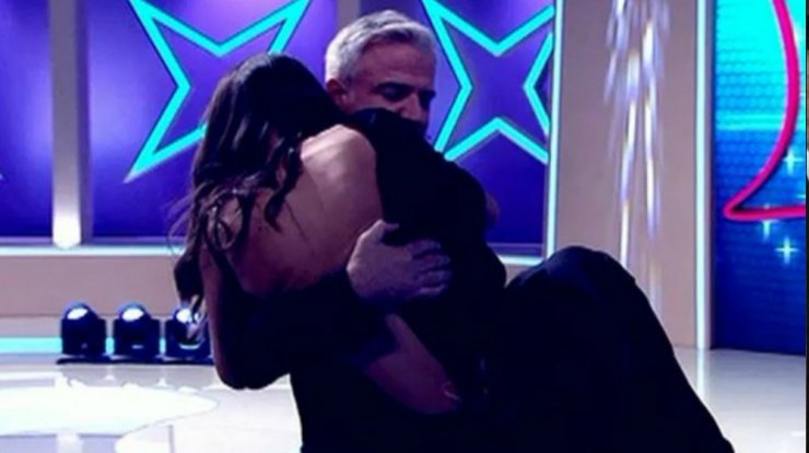 Απίστευτο περιστατικό στο "My Style Rocks"! Παίκτρια κατέρρευσε και την σήκωσε κριτής στα χέρια του βγάζοντάς την εκτός πλατό!