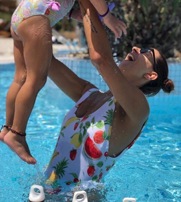 Κωνσταντίνα Ευριπίδου: Έτσι περνάει τις διακοπές της με τη μικρή Αριάδνη στον Πρωταρά!