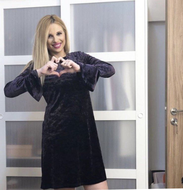 Χριστιάνα Αριστοτέλους: Βρήκαμε από που είναι το girly φόρεμα της