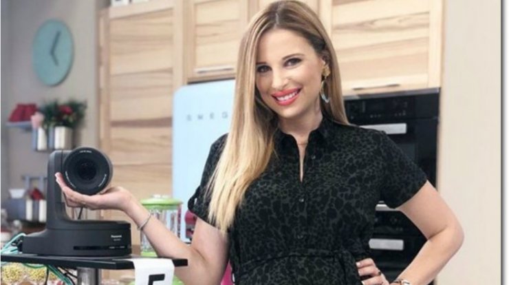 Το βραδινό πρόγραμμα της εγκυμονούσας Αριστοτέλους με τη μικρή Μελίνα [βίντεο]