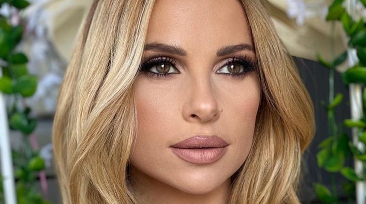 H makeup artist της Χριστιάνας Αριστοτέλους σου εξηγεί πώς να υιοθετήσεις το summery look της