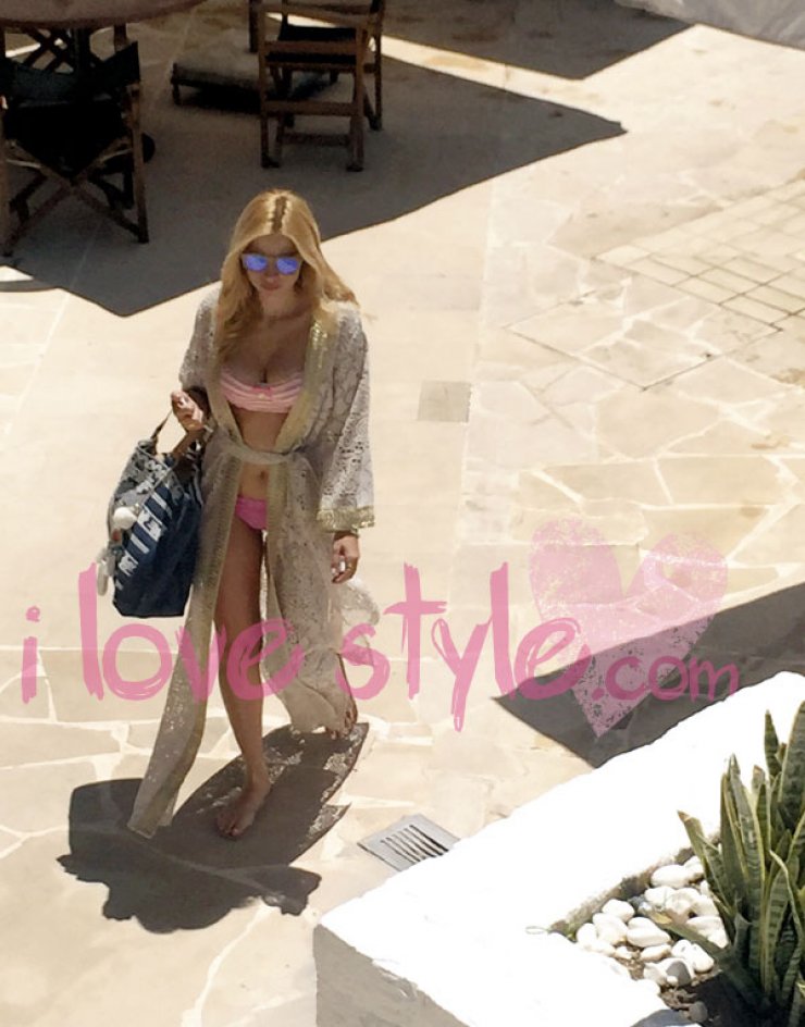 Χριστιάνα Αριστοτέλους: Με μαγιό brazilian στην παραλία!