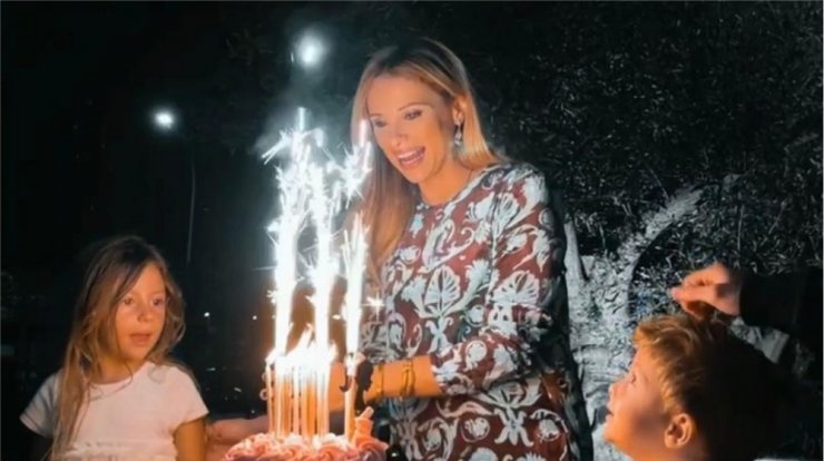 Χριστιάνα Αριστοτέλους: Αυτό το τραγούδι της αφιερώνει η μικρή Μελίνα [βίντεο]