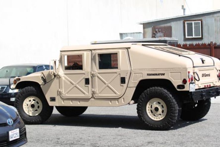 Αυτό είναι το αυτοκίνητο του Arnold Schwarzenegger