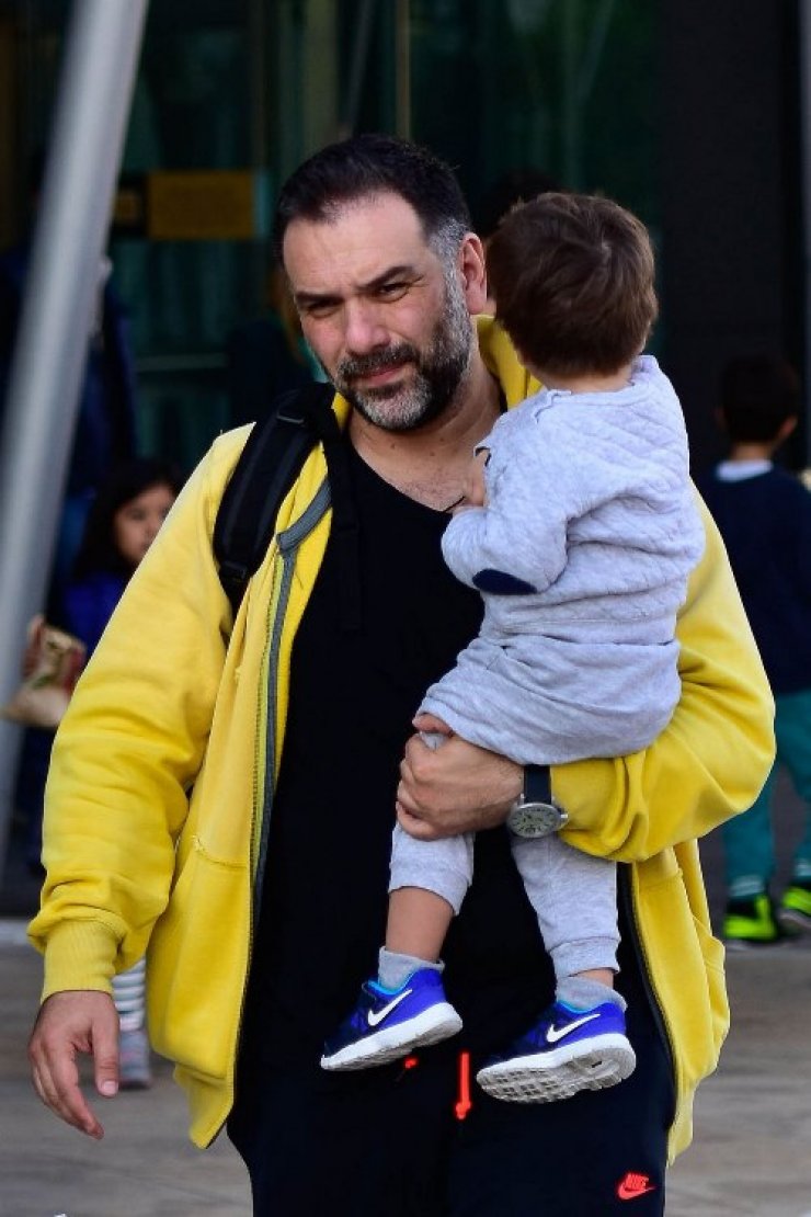 Γρηγόρης Αρναούτογλου: Ο γιος του είναι 4,5 ετών και ανήρτησε την πρώτη εικόνα μαζί του στο instagram!