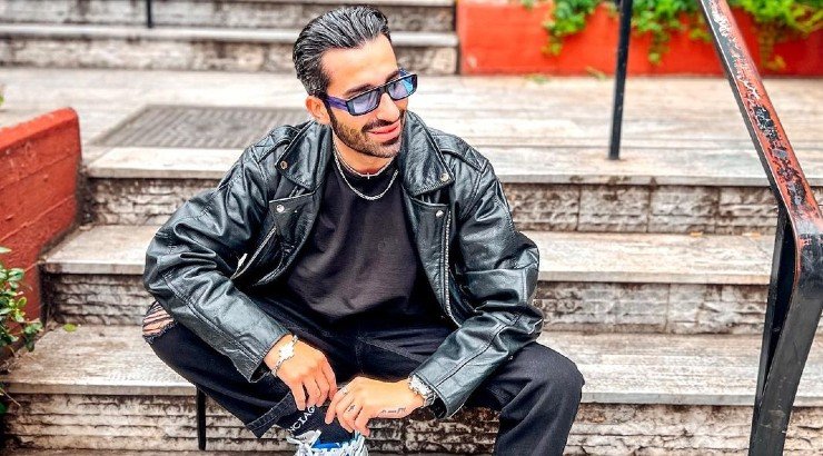 Χρίστος Αρτεμίου: Η συνάντηση του στην Αθήνα με παίκτη του “Survivor” και η matchy - matchy εμφάνιση! 