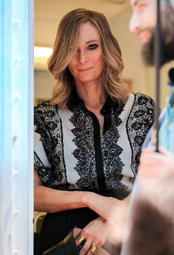 Ε όχι! Η πιο ιδιαίτερη star του Hollywood, έγινε... εντελώς συνηθισμένη! Την αναγνωρίζετε;