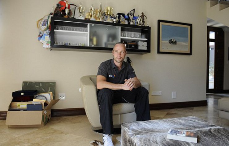 Βρέθηκε αιματοβαμμένο μπαστούνι του μπέιζμπολ στο σπίτι του Πιστόριους!