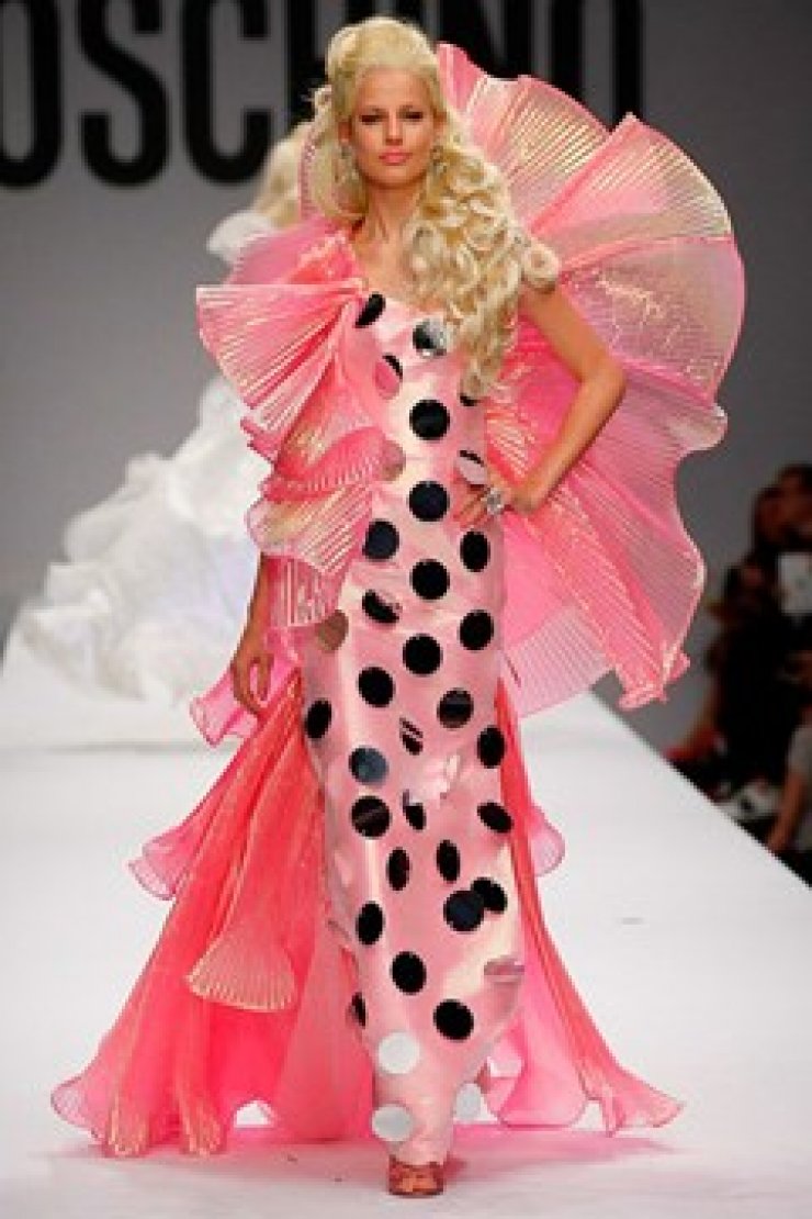 Το fashion show του Moschino στο MFW [ εικόνες]