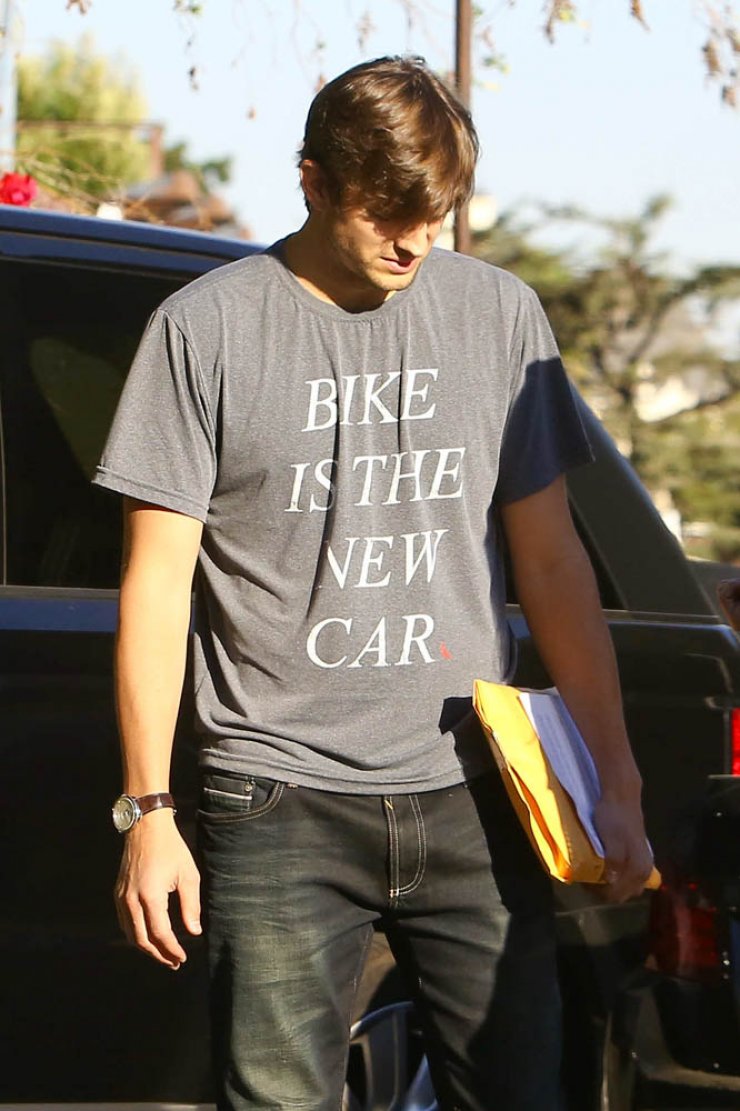 Δείτε το μήνυμα που στέλνει ο Ashton Kutcher!