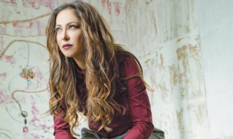 Η Μελίνα Ασλανίδου μάς ταξιδεύει και πάλι