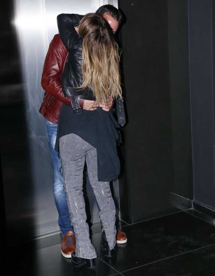 Ερωτευμένοι όσο ποτέ και πλέον δεν κρύβεται το ζευγάρι της ελληνικής showbiz