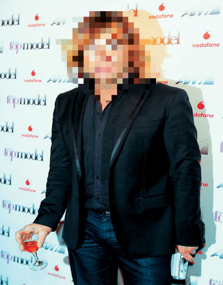 Δείτε ποιος διάσημος Έλληνας έβαλε... σιλικόνη στα χείλια του!