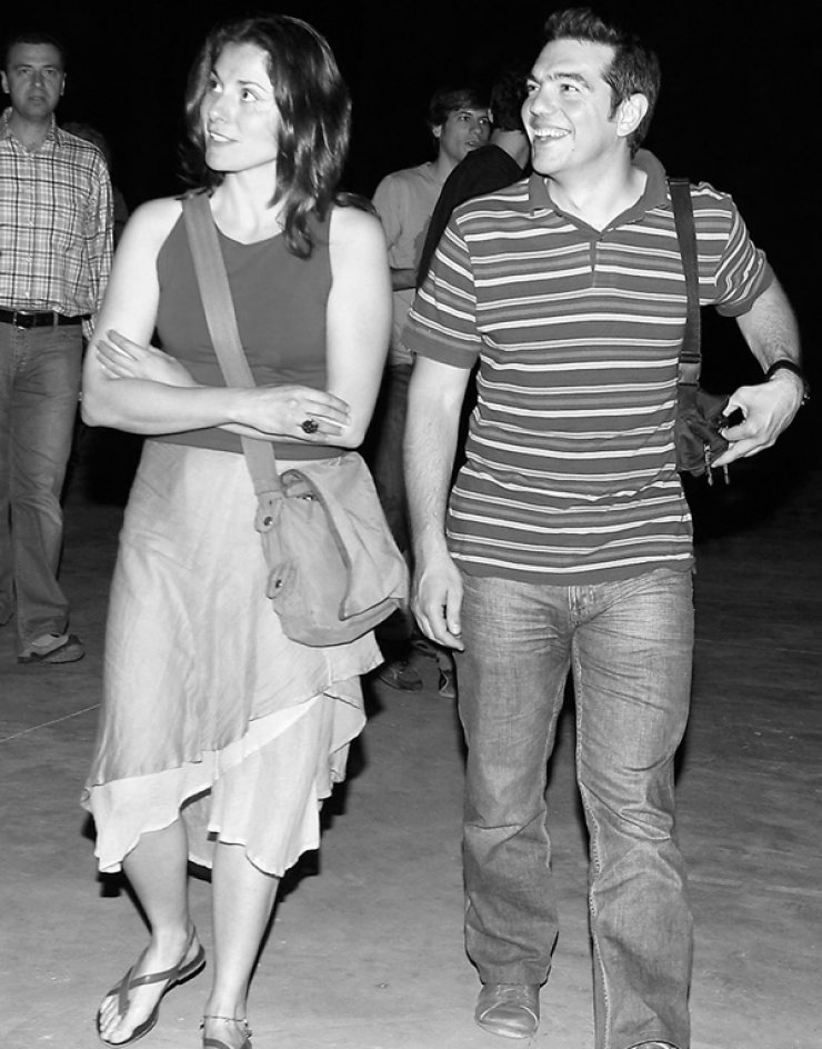 Vogue: Πως πρέπει να ντύνεται η πρώτη κυρία της Ελλάδας [εικόνες]